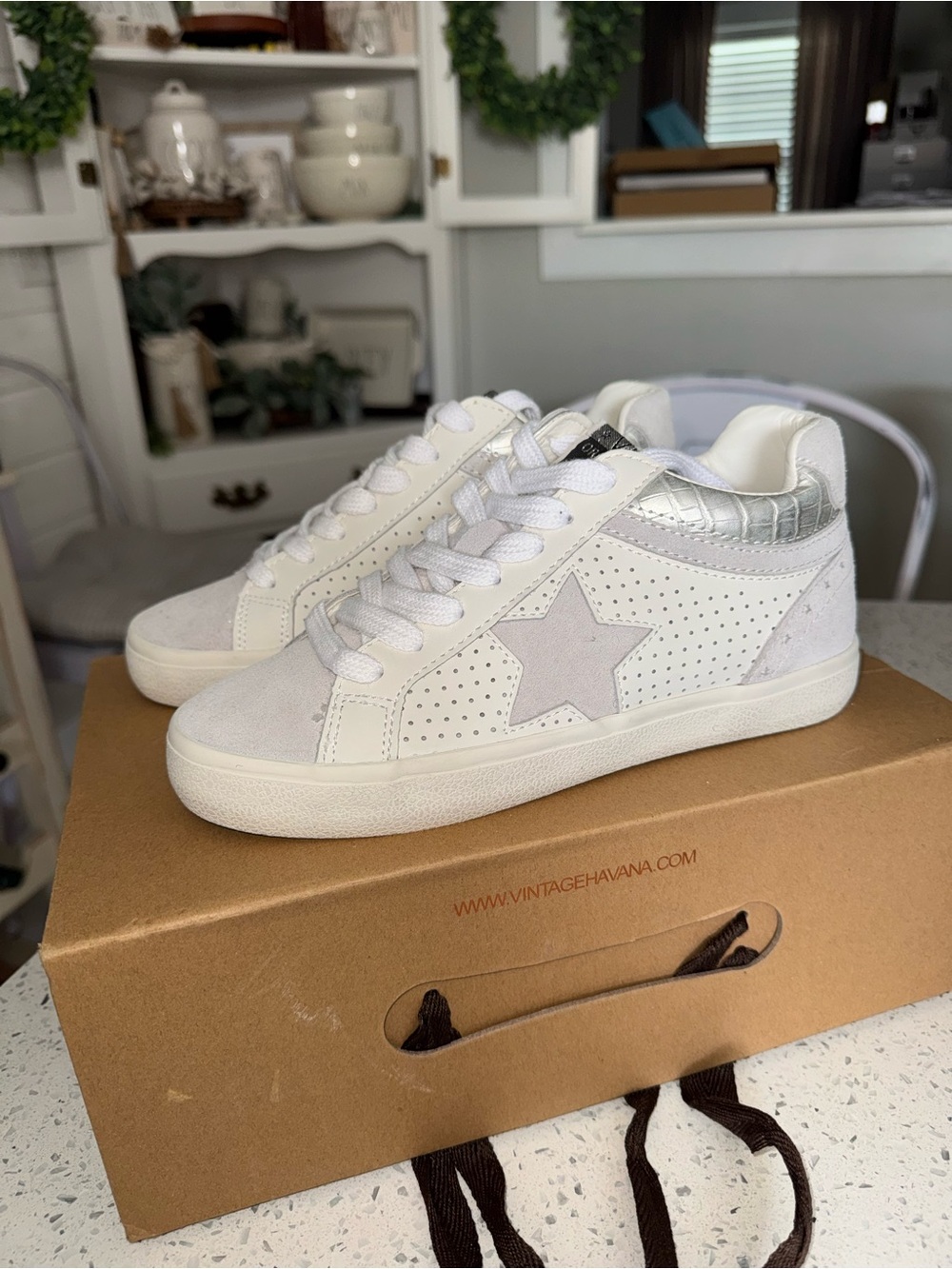 Vintage Havana White and Silver Star-Accent Sneakers